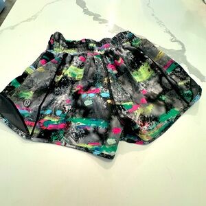 Lululemon hottie shorts high rise 2.5 inch size 0